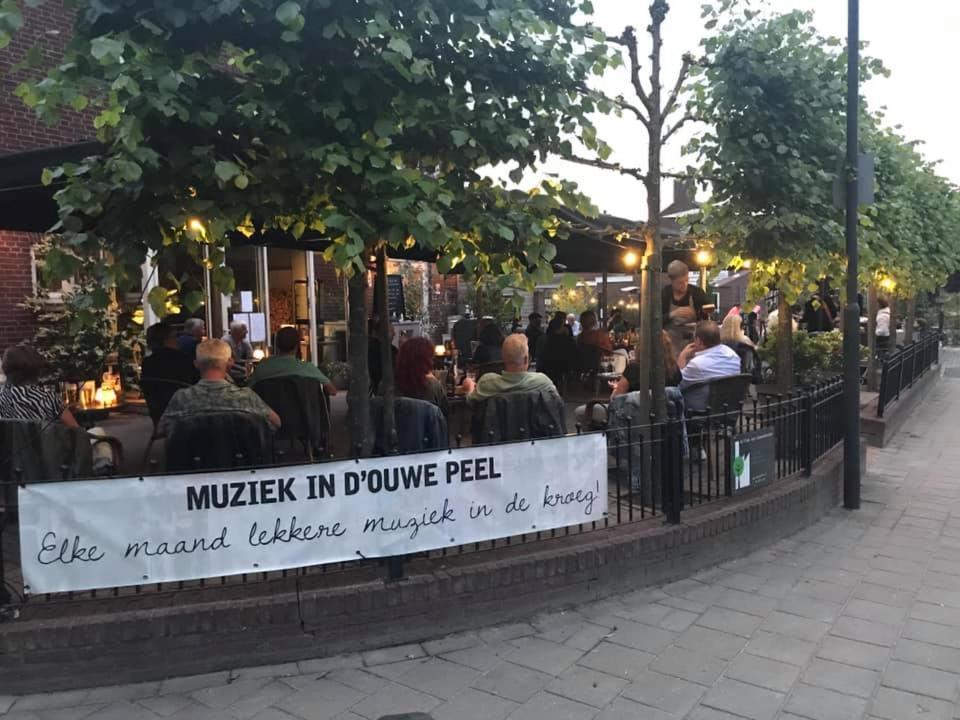 Hotel Restaurant In D'Ouwe Peel Helenaveen Exteriör bild